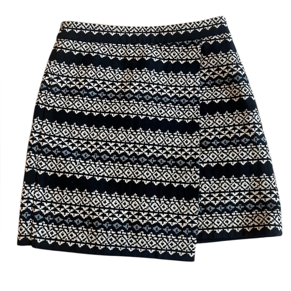 LOFT Black & White Geometric Faux Wrap Skirt – Size 2